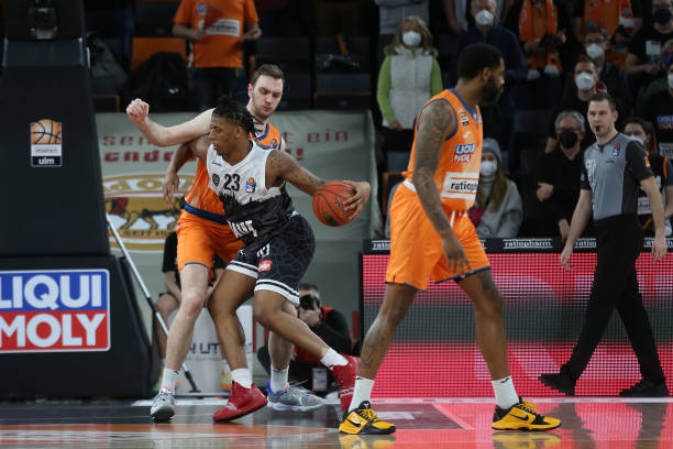 大足校的育 大足校的育