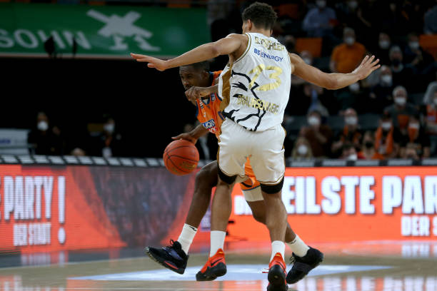 更需要他们 更需要他们