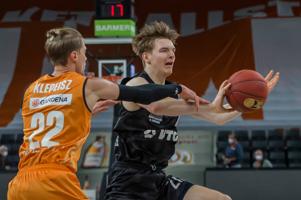 队内合力 队内合力